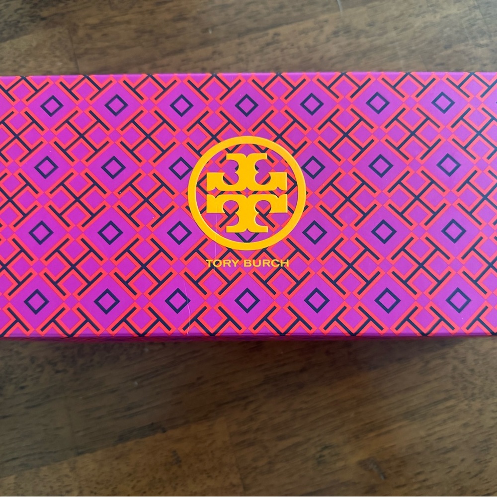 Tory Burch Quilted Plum Flats with Gold Logo - Picture 5 of 5